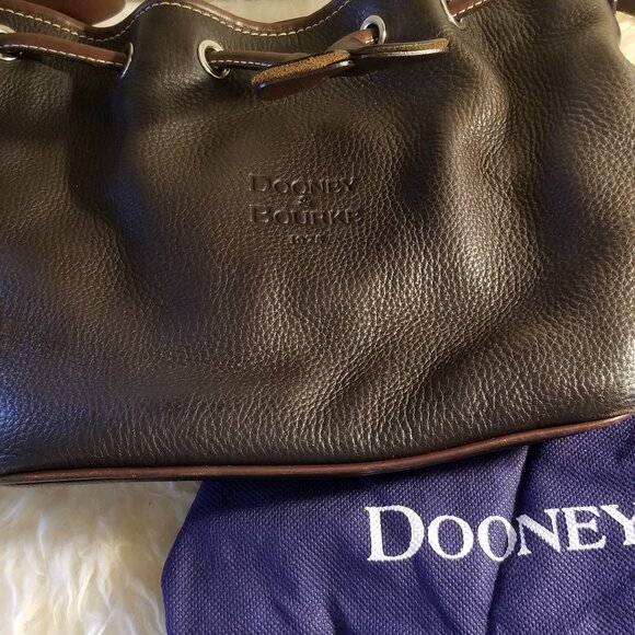 DOONEY & BOURKEToteBucketNWOTBlack/Brown Grain Leather